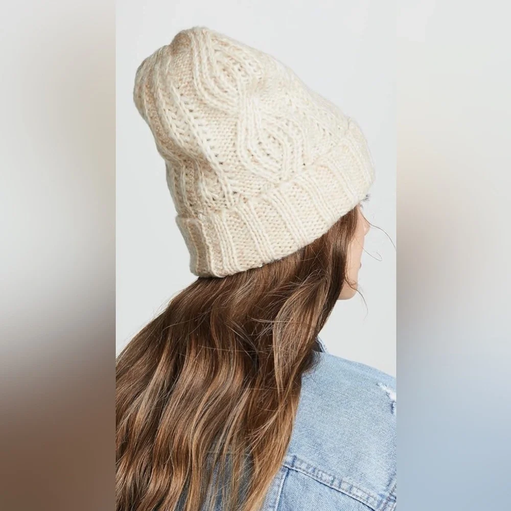 New Free People Women’s Harlow Cable Knit Beanie 💕